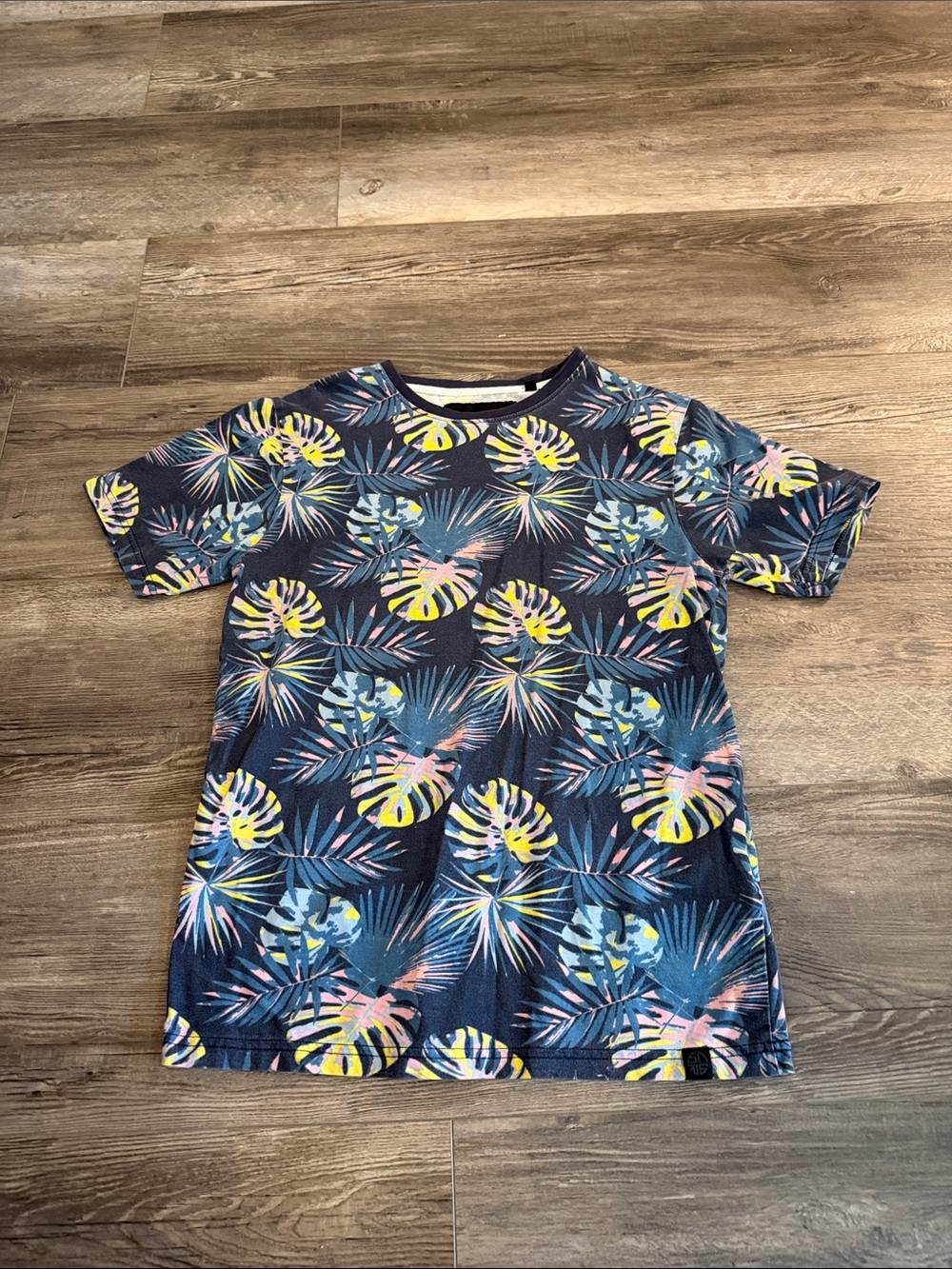 Soul Star Men's Navy Tropical Print Short Sleeve Tee